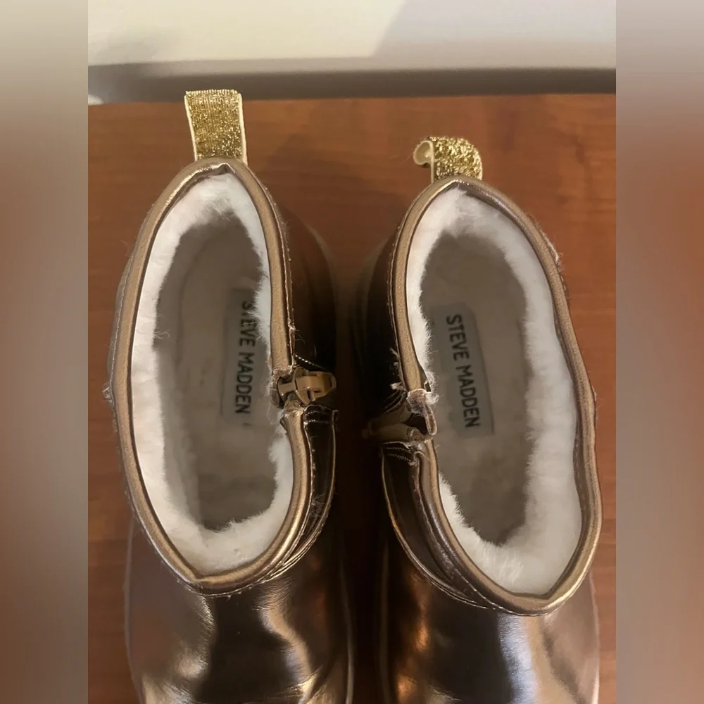 Steve Madden girls boots size 4